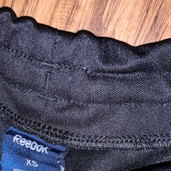 Reebok Womens Black & White shorts - Picture 4 of 8